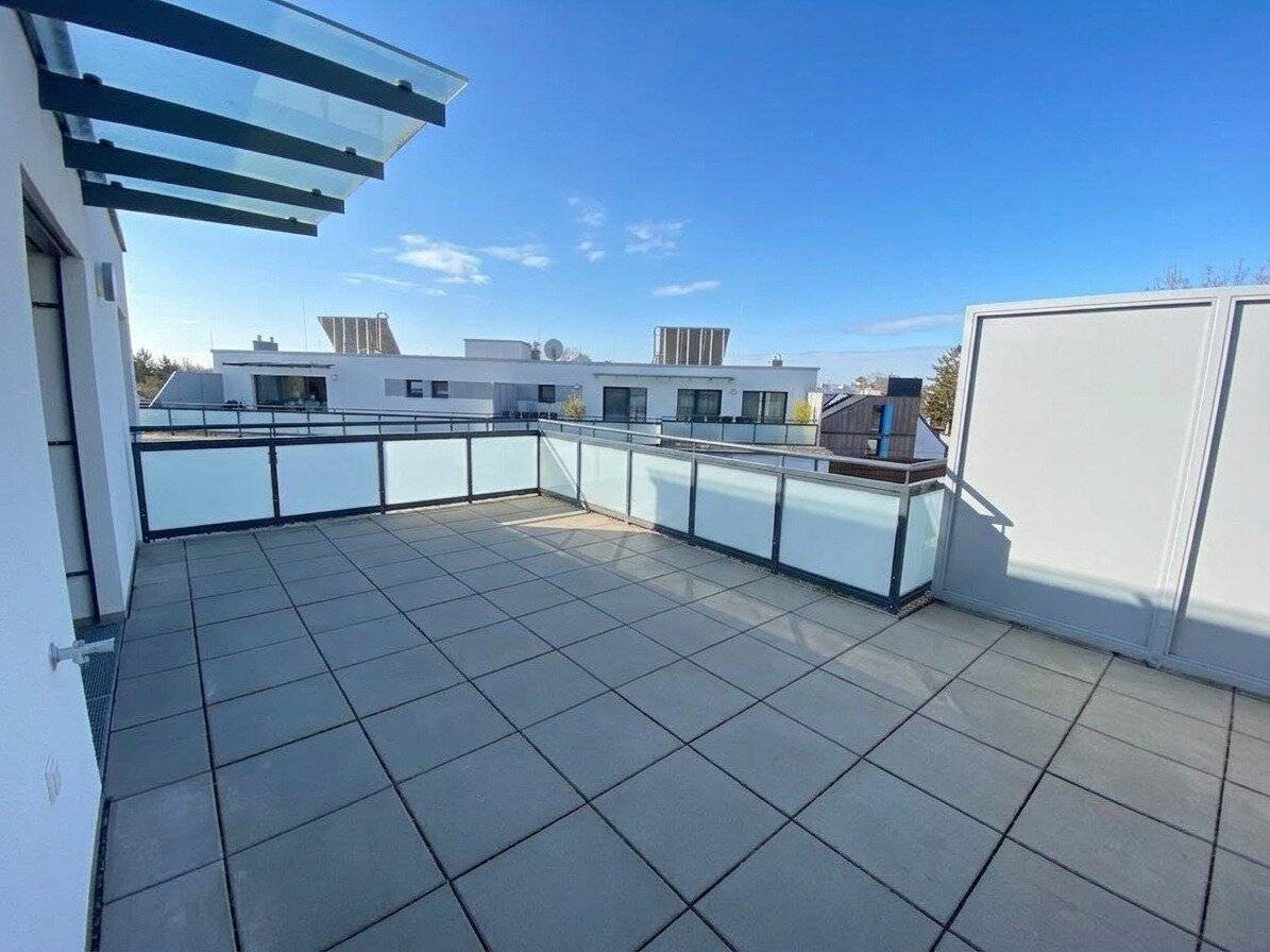 Spacious family apartment with roof terrace in the heart of Stammersdorf