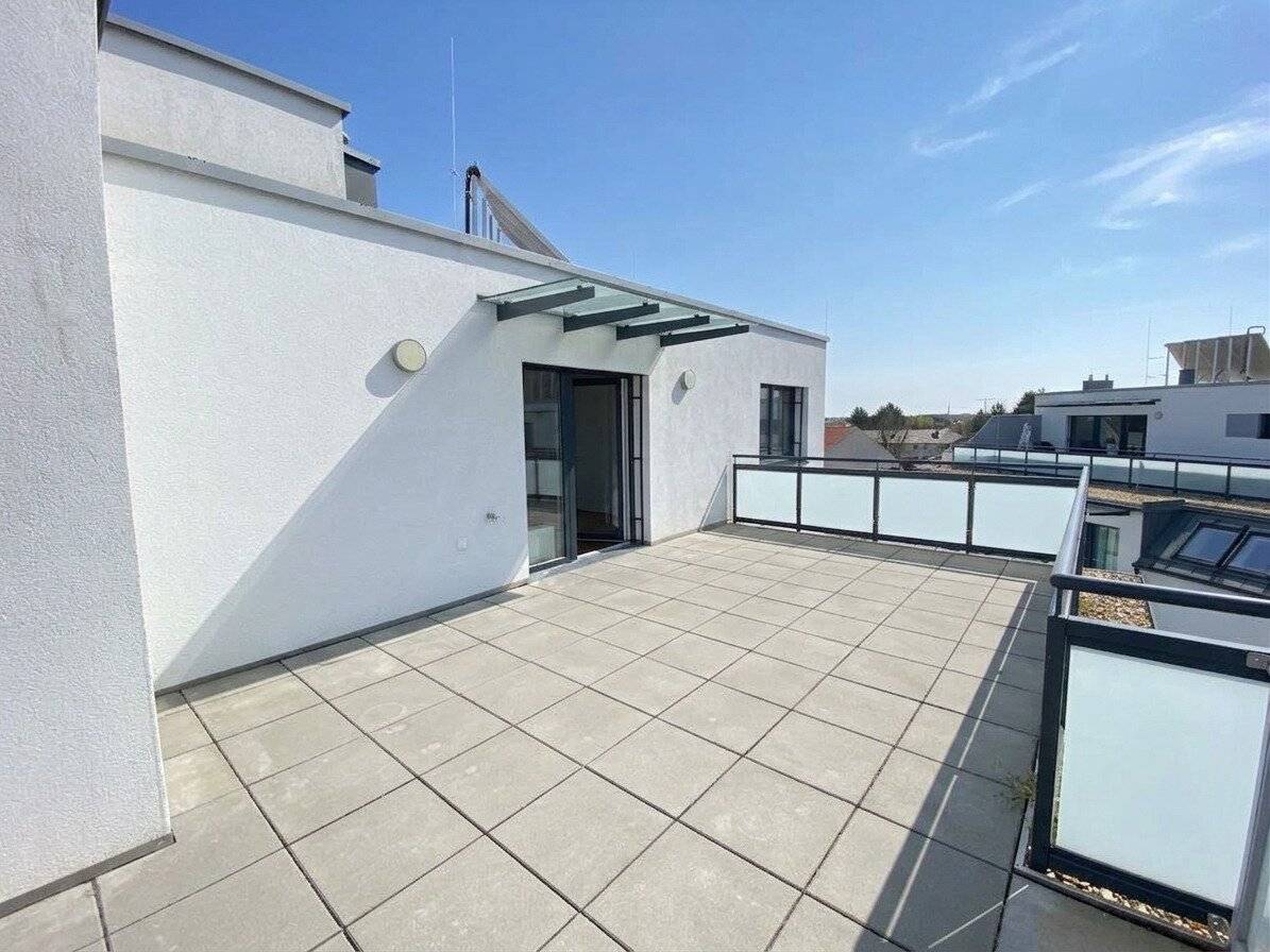 Spacious family apartment with roof terrace in the heart of Stammersdorf
