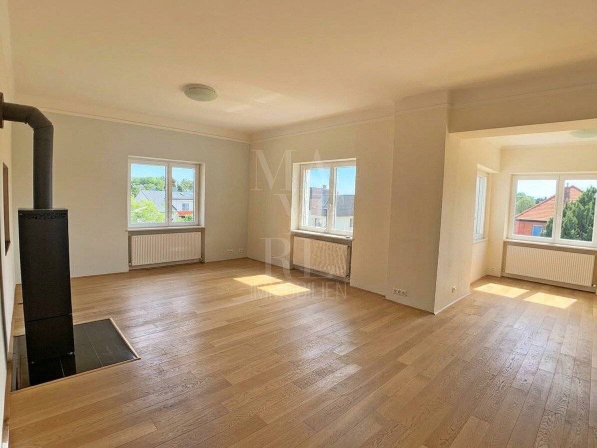 Terrace Apartment with Beautiful View in an Art Nouveau Villa on the Nussberg