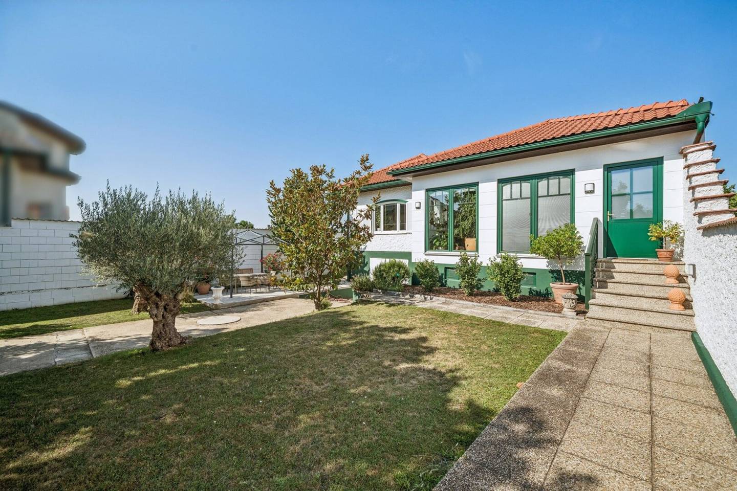 Find peace and enjoy - Well maintained single family house in a pleasant neighborhood