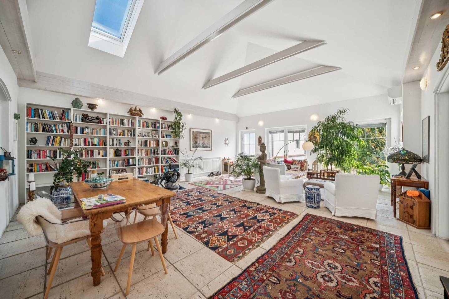 Find peace and enjoy - Well maintained single family house in a pleasant neighborhood
