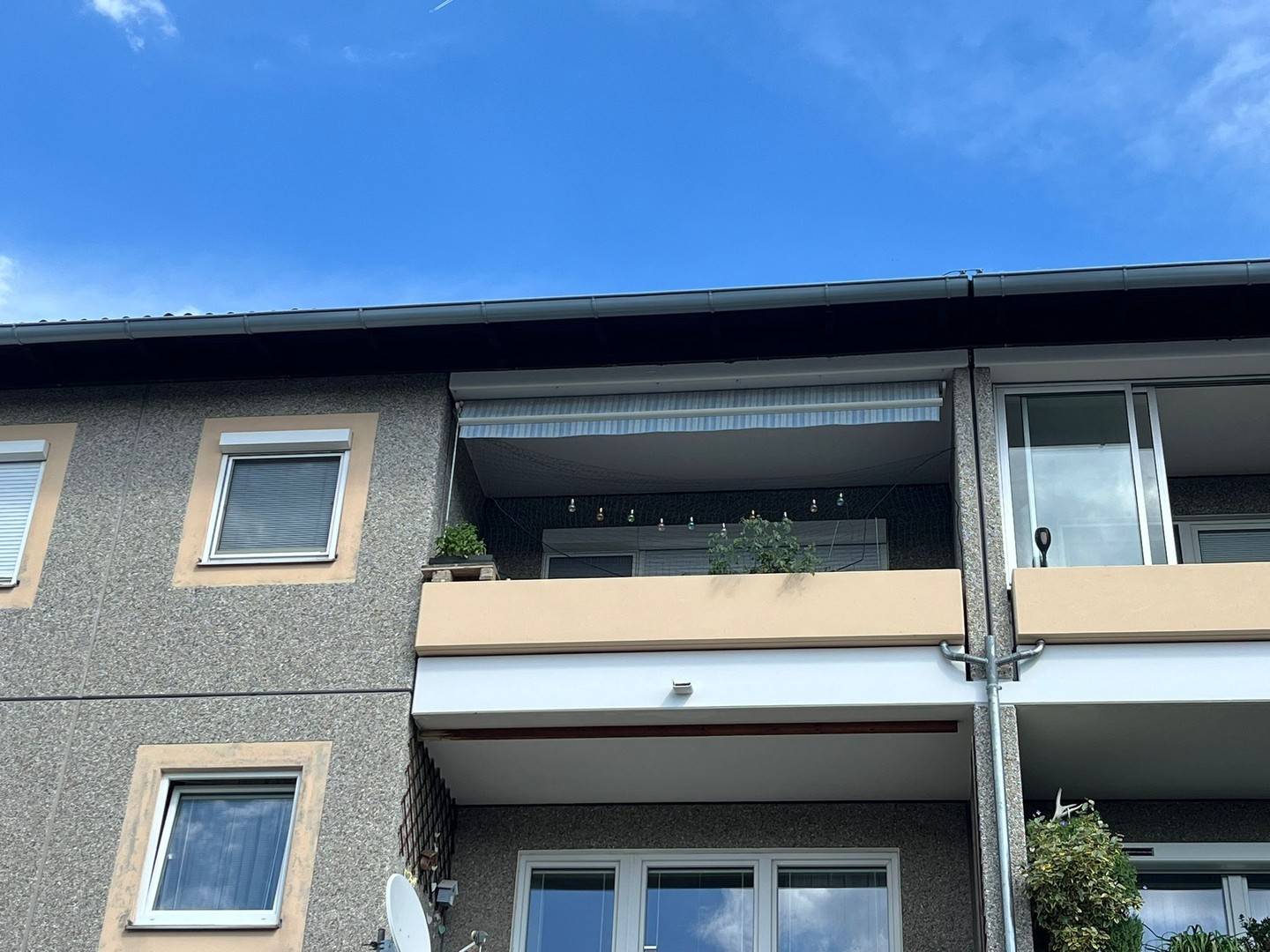 Renovated Wohnung with balcony and garage