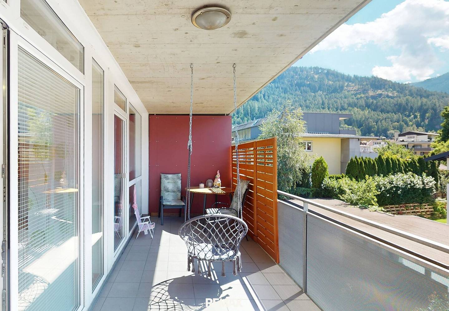 Modern 3-room apartment with terrace and garage in Landeck