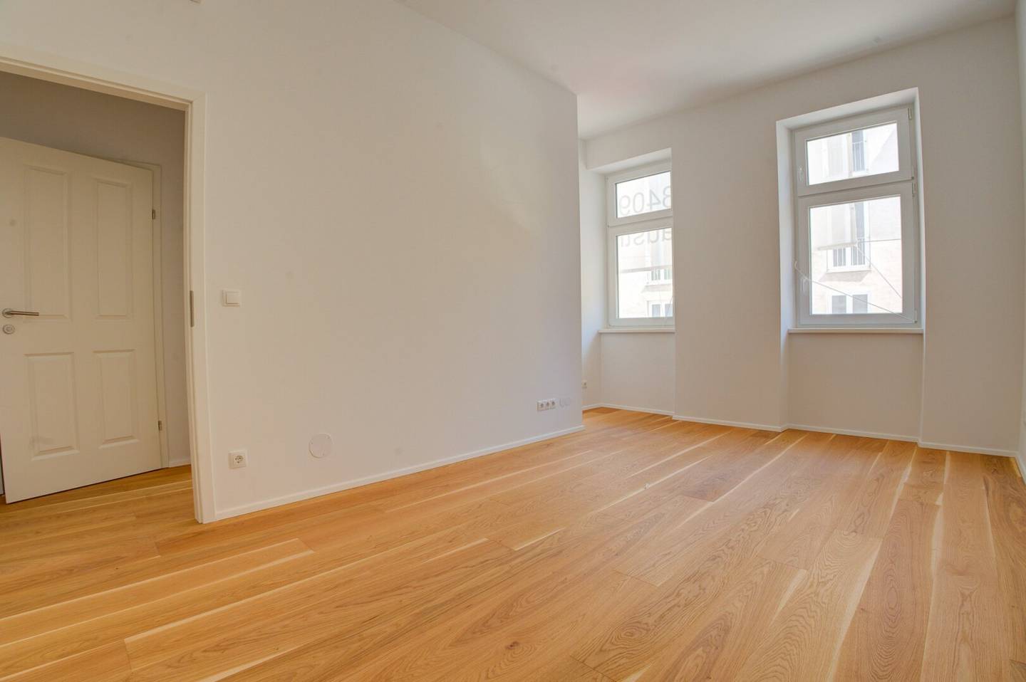 First occupancy - Clever layout and large outdoor area - With air conditioning in every room