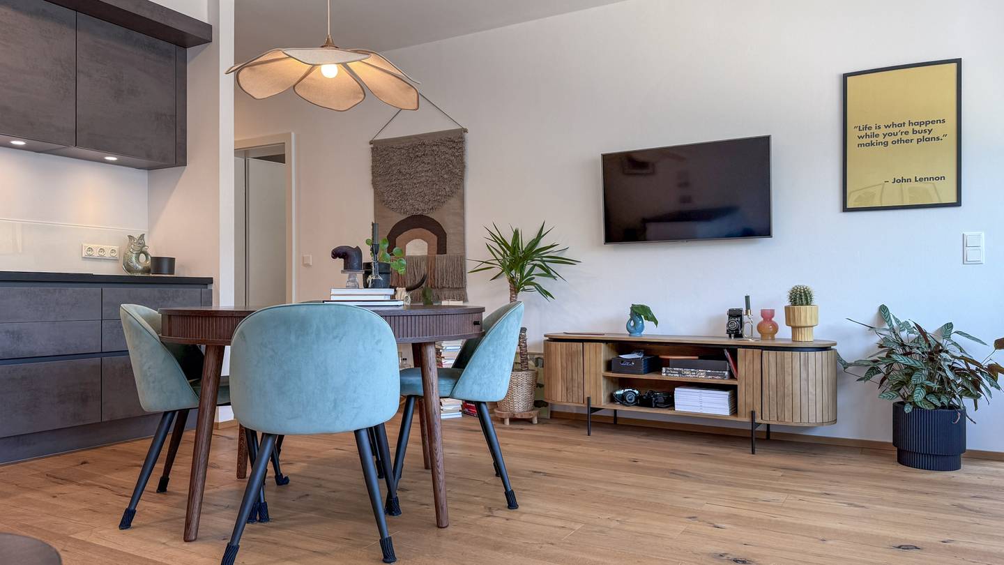 New build apartment with sunny terrace and underground parking