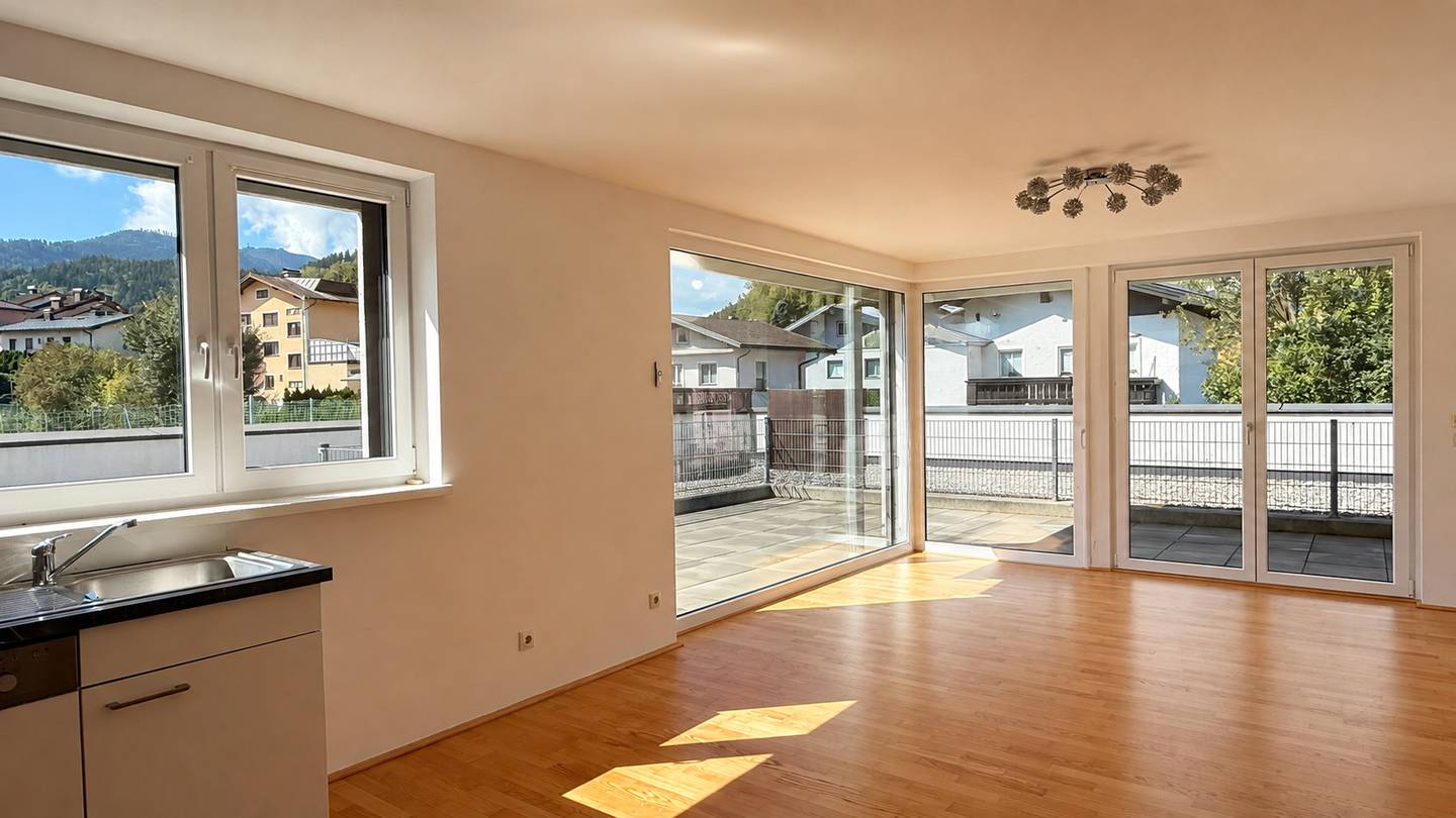 Penthouse with roof terrace and view of the Tennengebirge