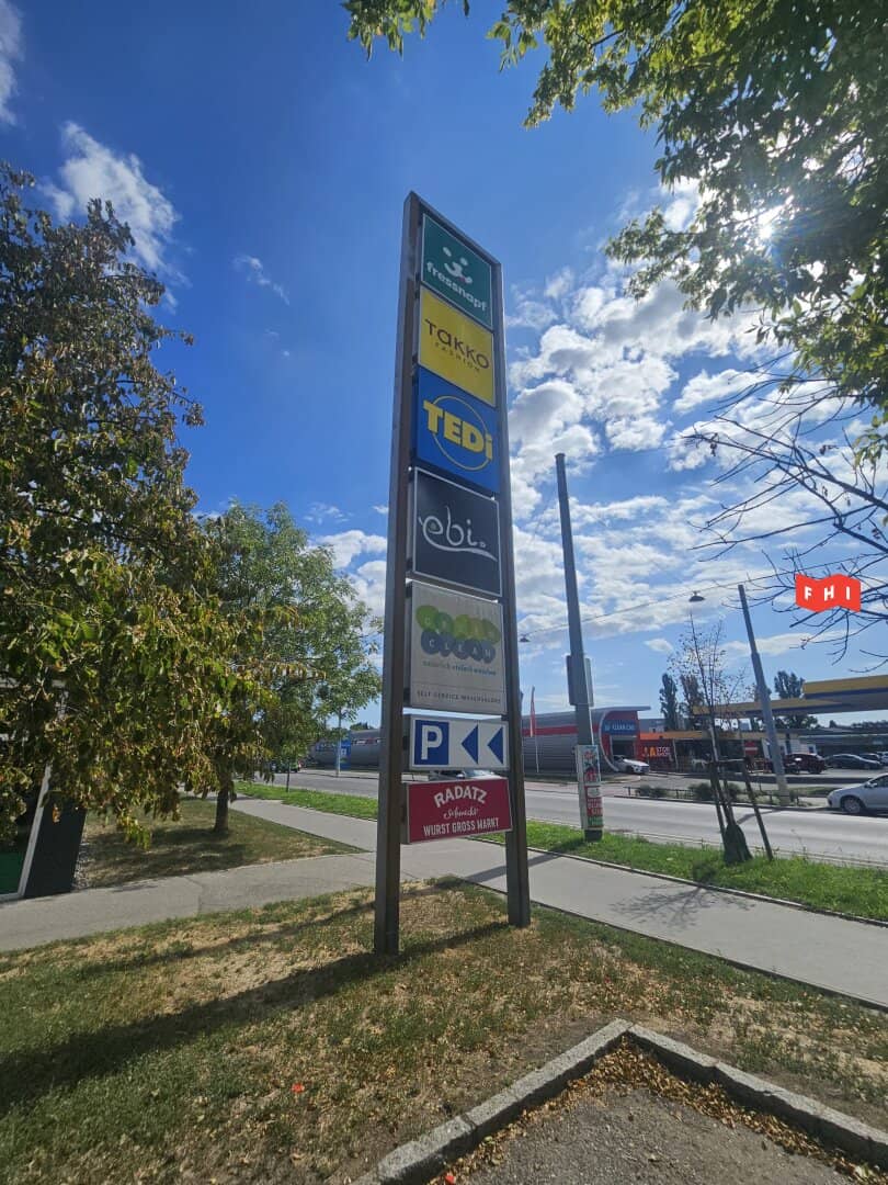 Retail unit (FMZ) in a busy commercial area near Knoten Floridsdorf for rent
