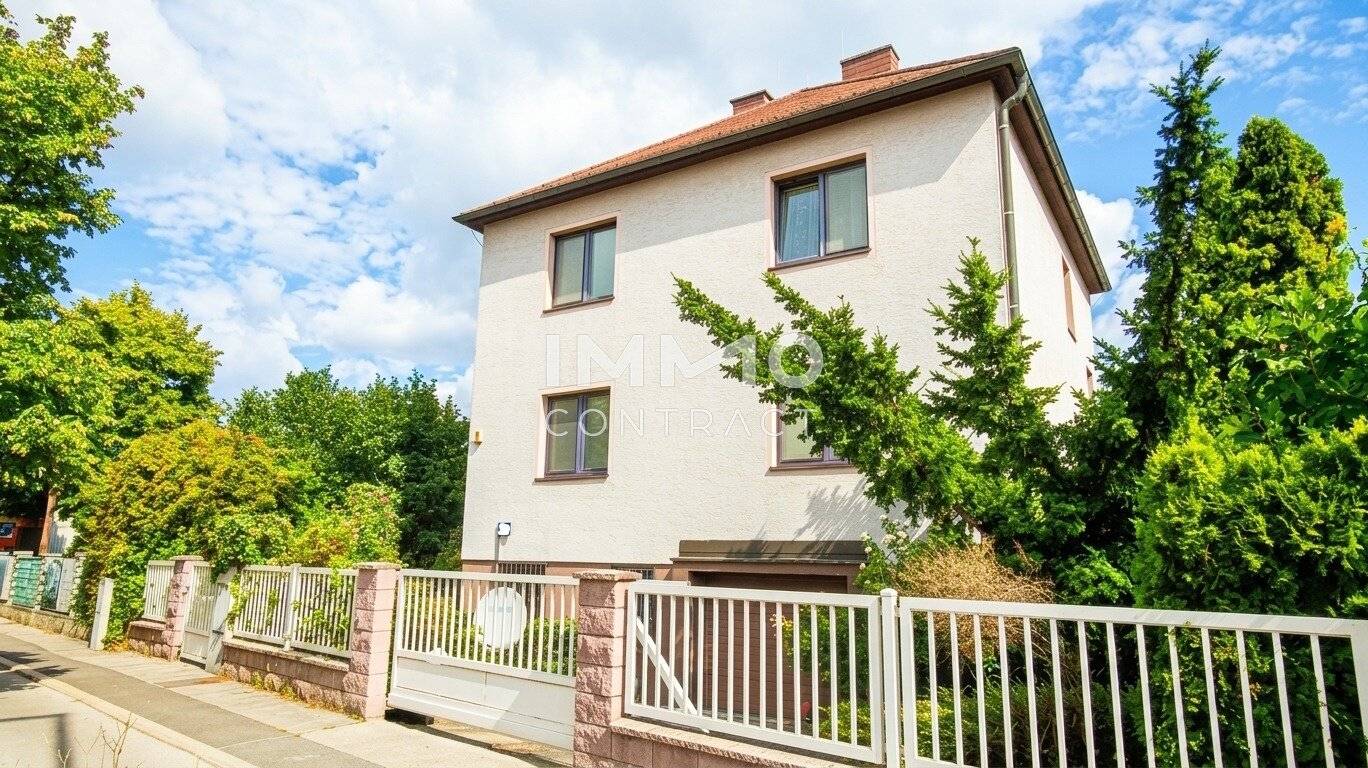 Viel Platz für Familie &amp; Generationen – Zweifamilienhaus auf 703 m² Grundstück
