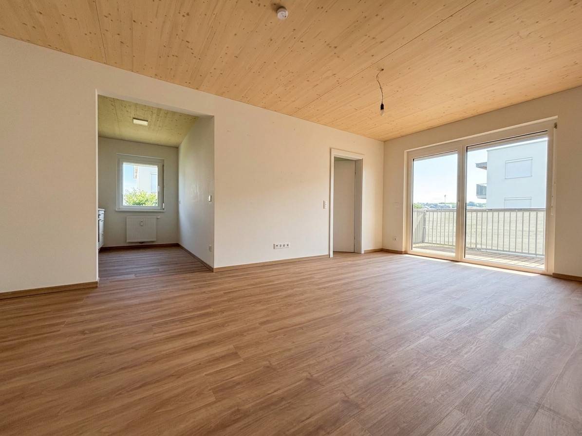 Modern furnished Wohnung barrier free with balcony