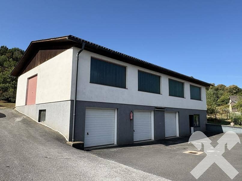 Vielseitige Familienwohnung mit Dachterrasse und Poolhaus