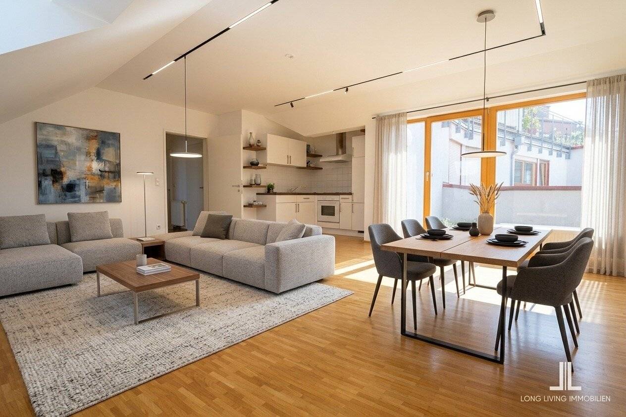 Living above the roofs of Graz, well maintained 2-room apartment with loggia and private lift access Top 12