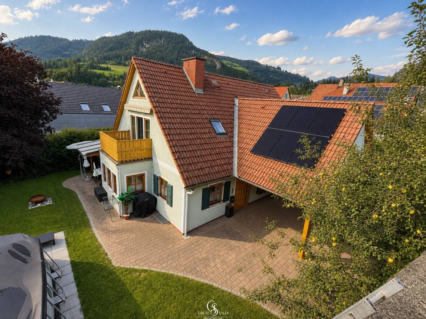 Gepflegtes Einfamilienhaus mit idyllischem Garten, Pool und Sauna