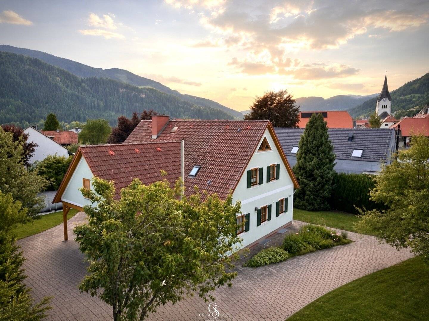 Gepflegtes Einfamilienhaus mit idyllischem Garten, Pool und Sauna