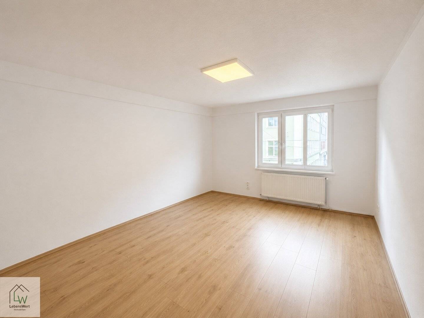 renovated and ready to move in | 3 rooms with elevator in Hernals