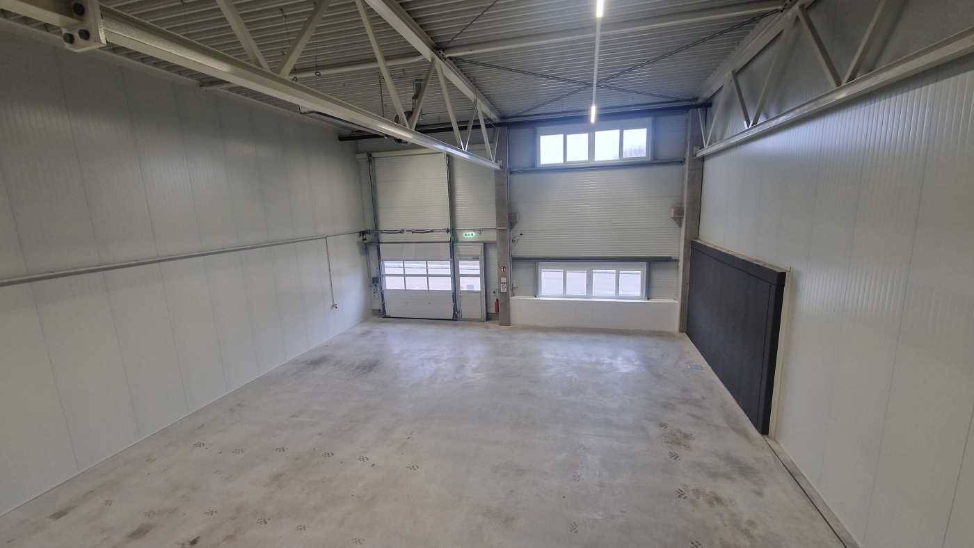 Small storage room in business park near A22 Wohnung