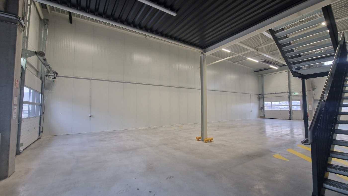 Small storage room in business park near A22 Wohnung