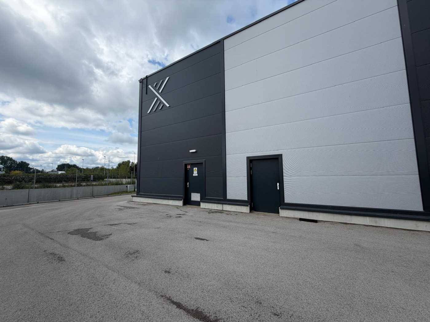 Small storage room in business park near A22 Wohnung