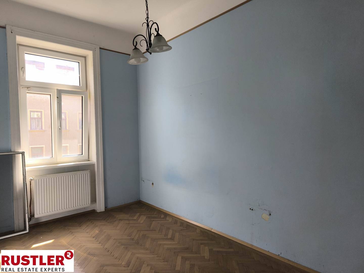 Sanierungsbedürftige Altbauwohnung mit guter Anbindung an künftige U2