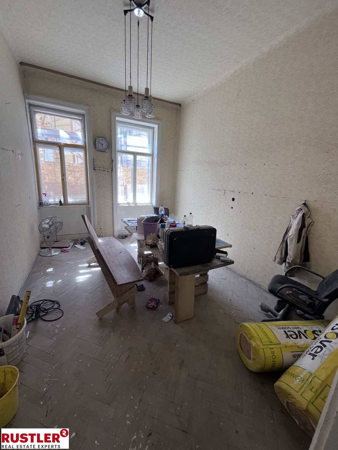 Südseitige Altbauwohnung mit hohen Decken