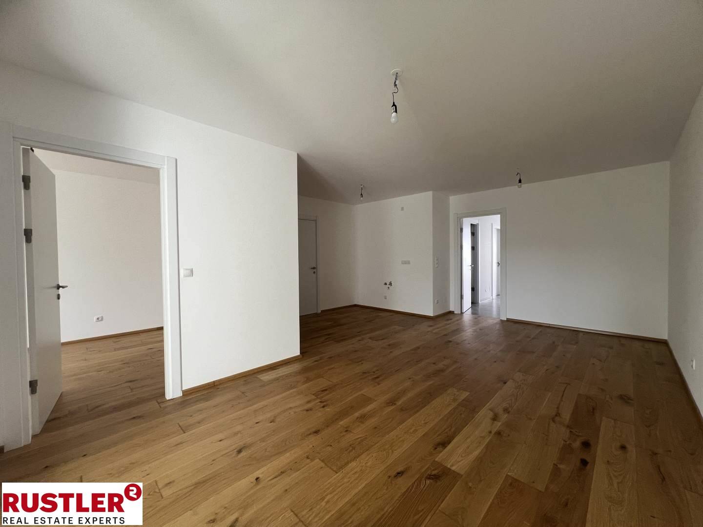 Helle Neubau Erdgeschosswohnung mit Privatgarten