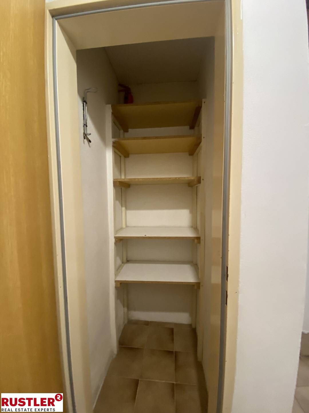Light filled apartment in renovated old building with lift
