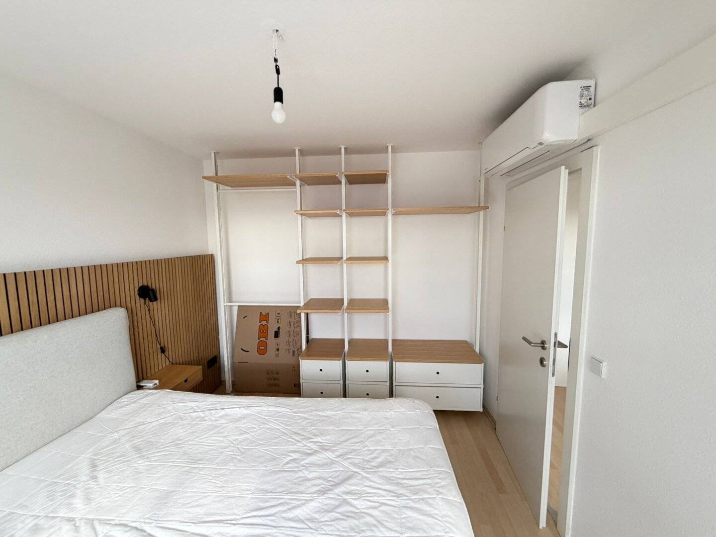 17 m² west terrace + air conditioning | Sunny 2-room apartment on the 6th floor with lift
