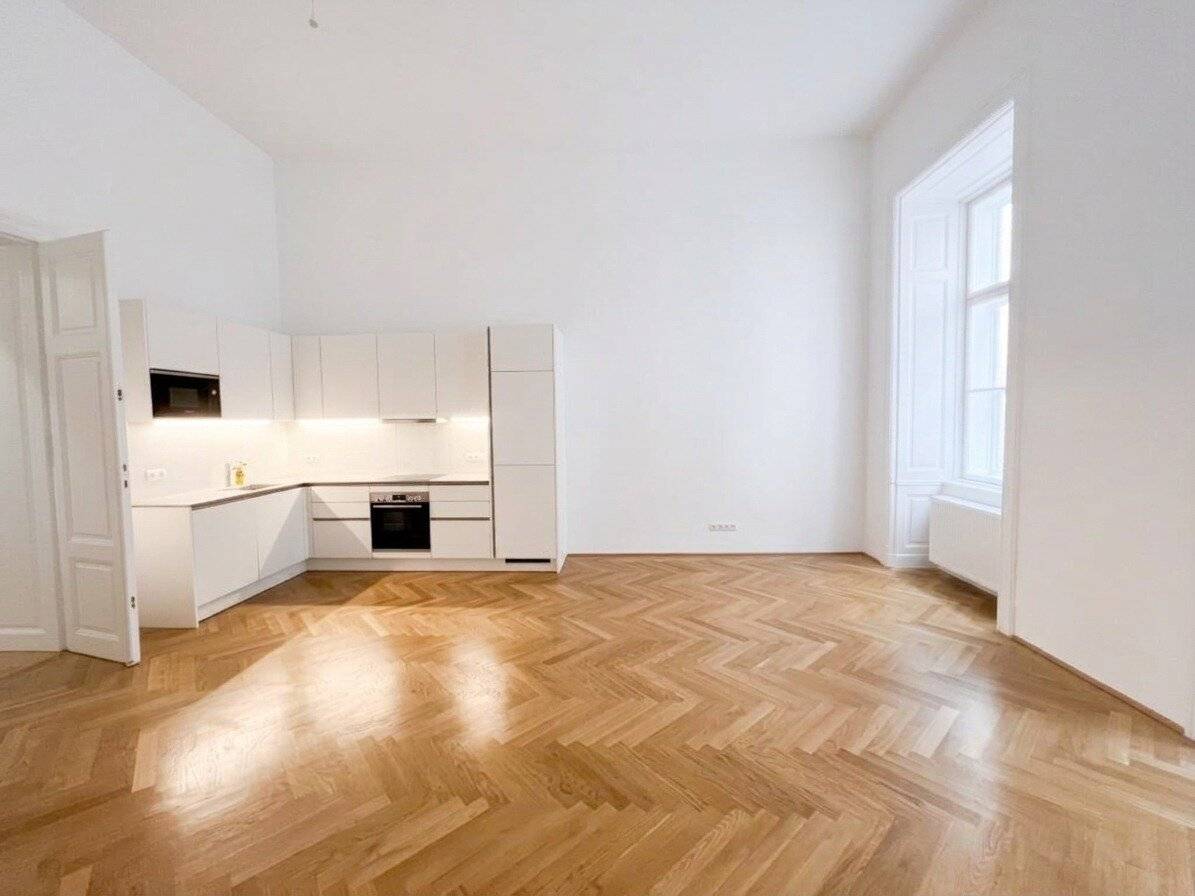 UNBEFRISTET: Charmante 2-Zimmer-Altbauwohnung im Herzen Wiens / Charming apartment in an old-style building in the heart of Vienna
