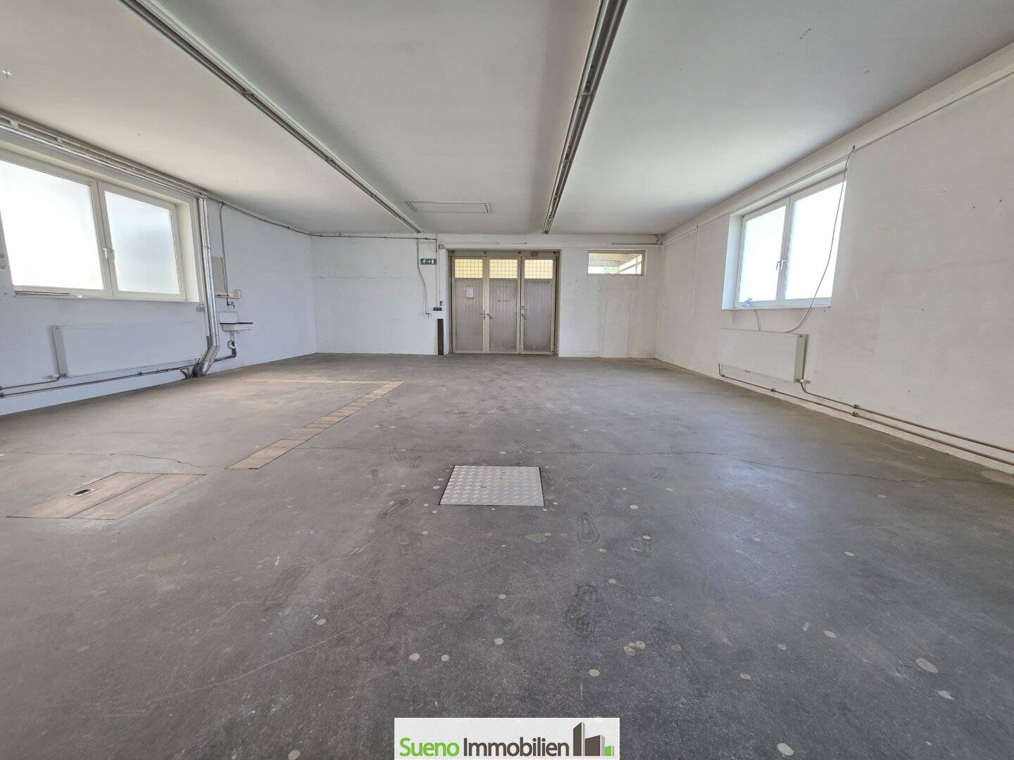 Gewerbehalle – ehemalige Tischlerei mit Büro &amp; Vorplatz