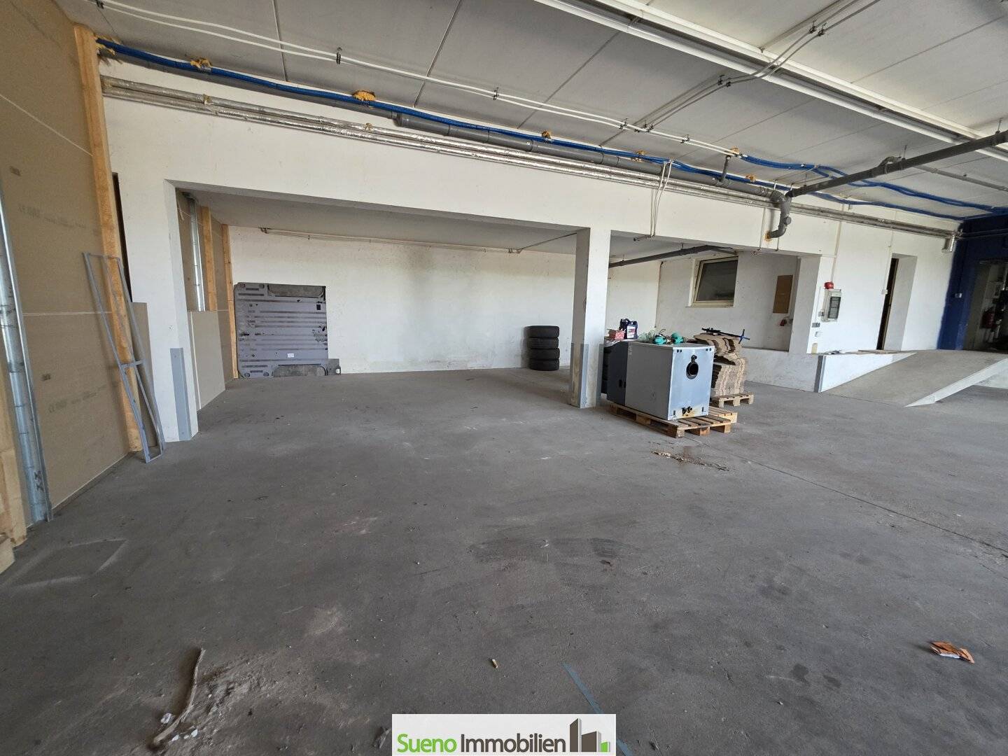 Gewerbehalle mit viel Platz zu Mieten!