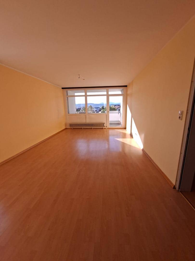 Gepflegte Wohnung mit Balkon und Stellplatz