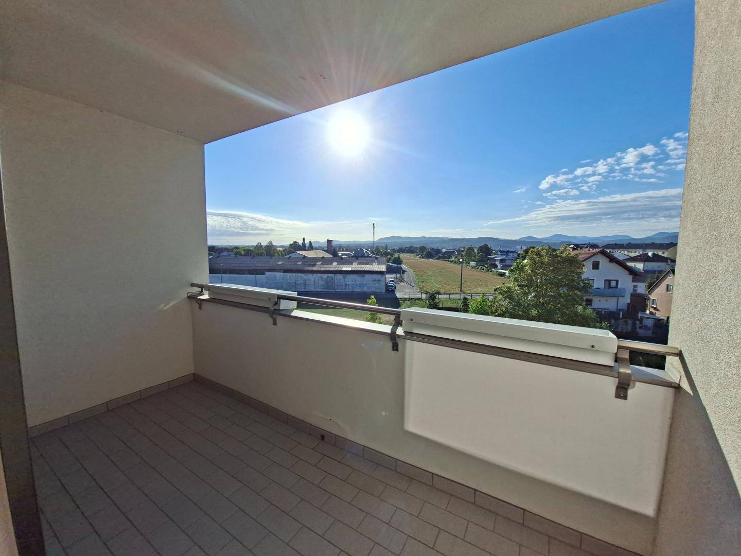 Gepflegte Wohnung mit Balkon und Stellplatz