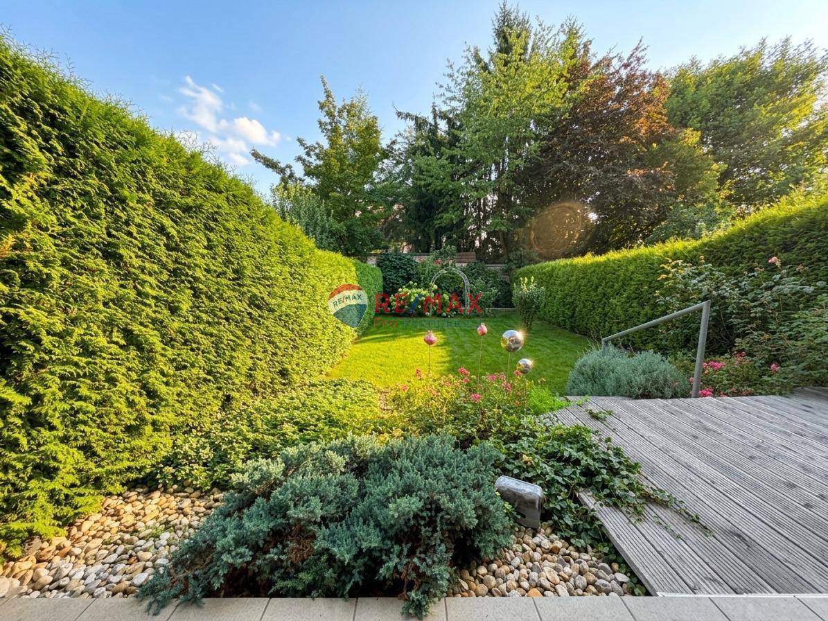 Wohnung mit privatem Garten und Tiefgaragenstellplatz