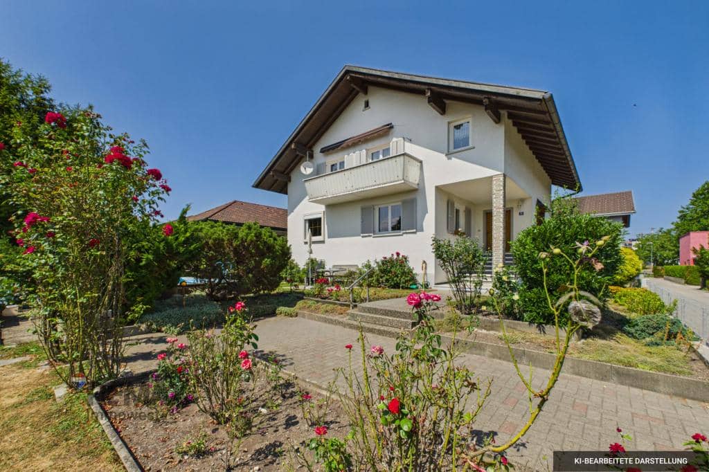 Helle Familienwohnung mit Garten und privatem Pool