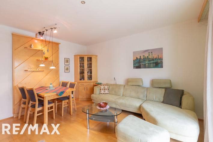 Bright apartment in Geidorf with two balconies