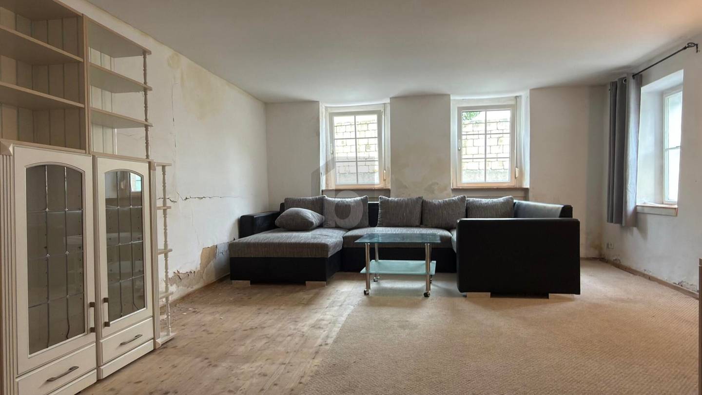 Quiet Familienwohnung with private courtyard