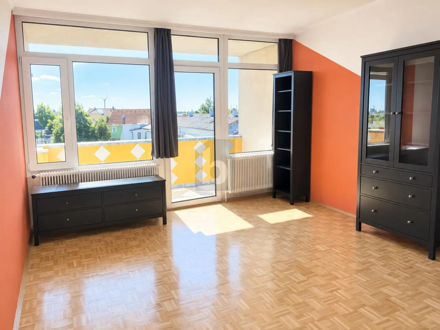 Lichtdurchflutete Wohnung mit Loggia und Weitblick