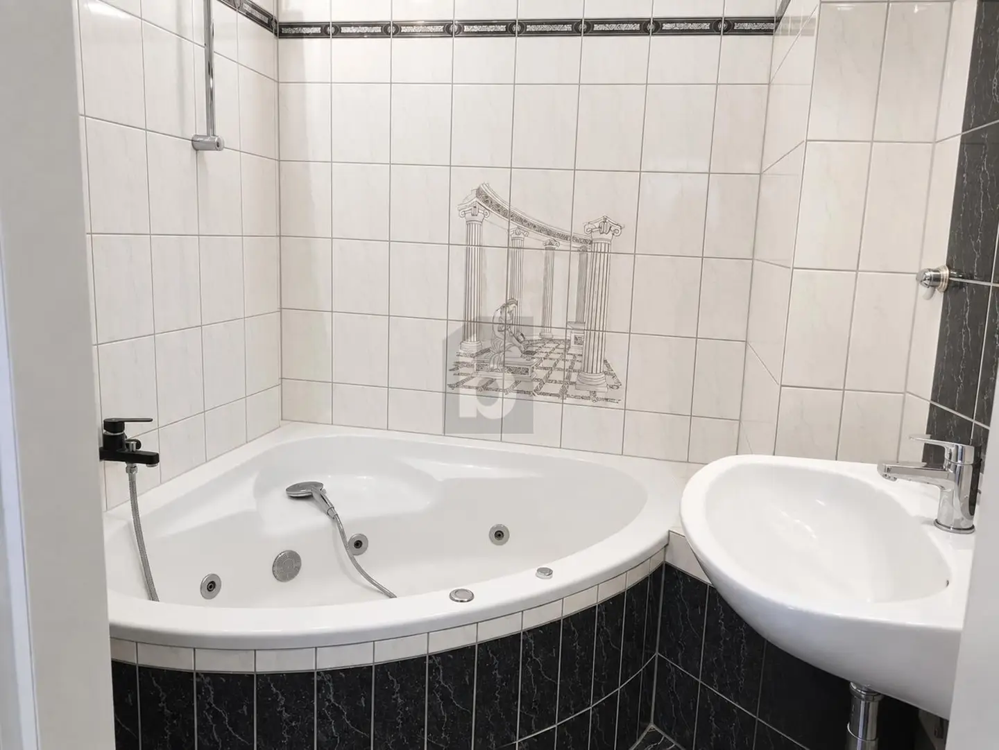 Lichtdurchflutete Wohnung mit Loggia und Weitblick