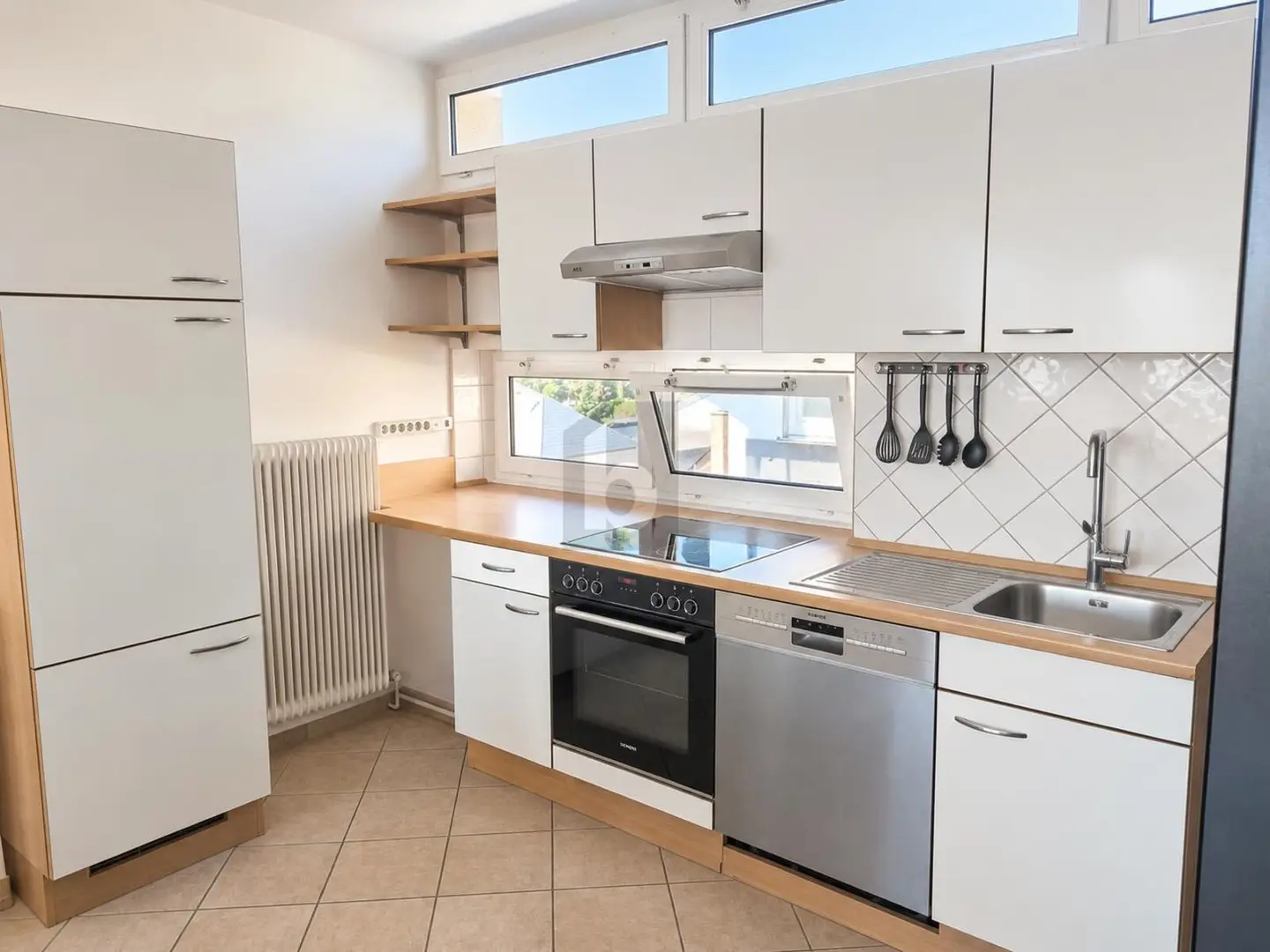 Lichtdurchflutete Wohnung mit Loggia und Weitblick