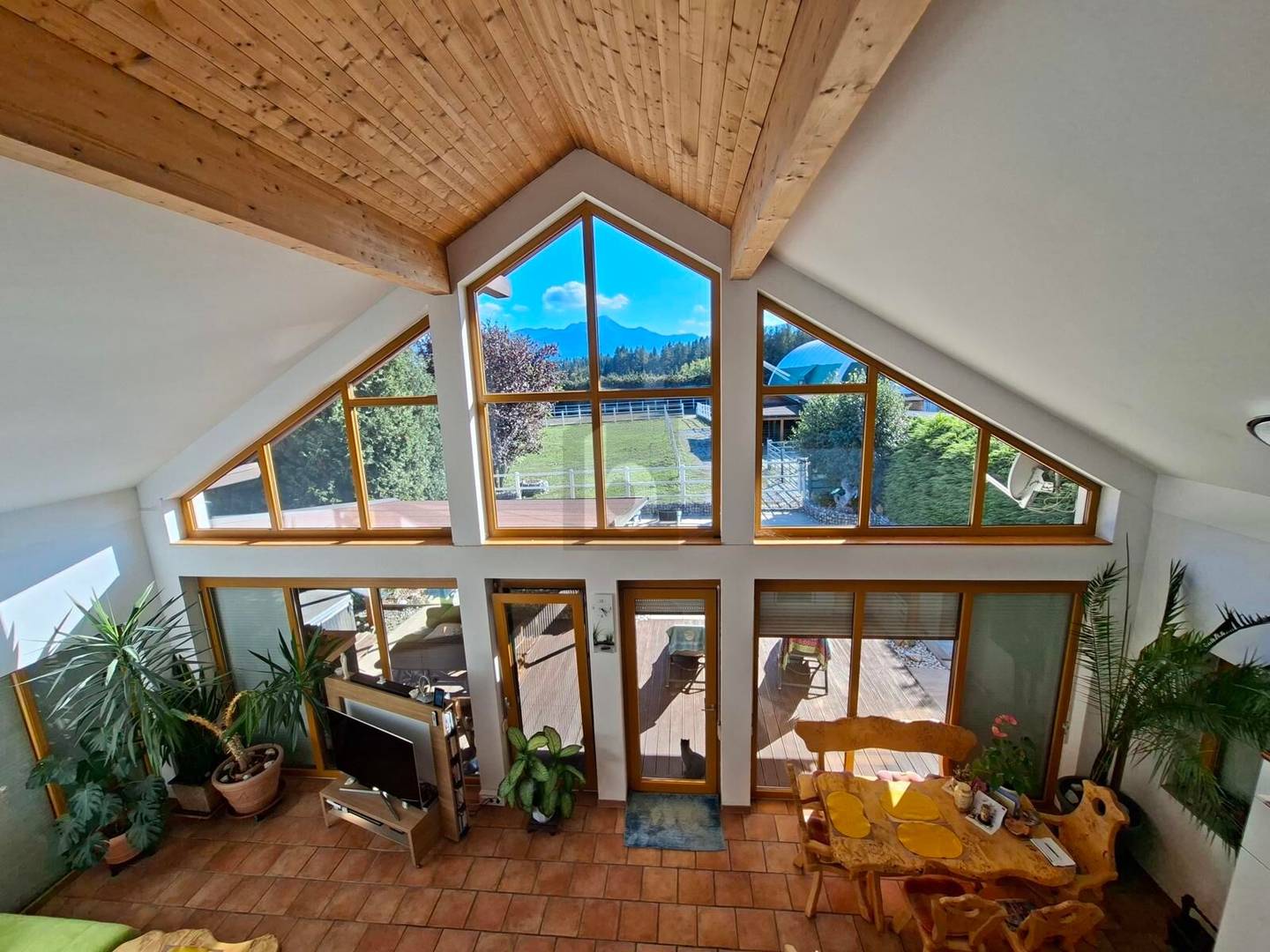 Apartment in former horse farm with large grounds