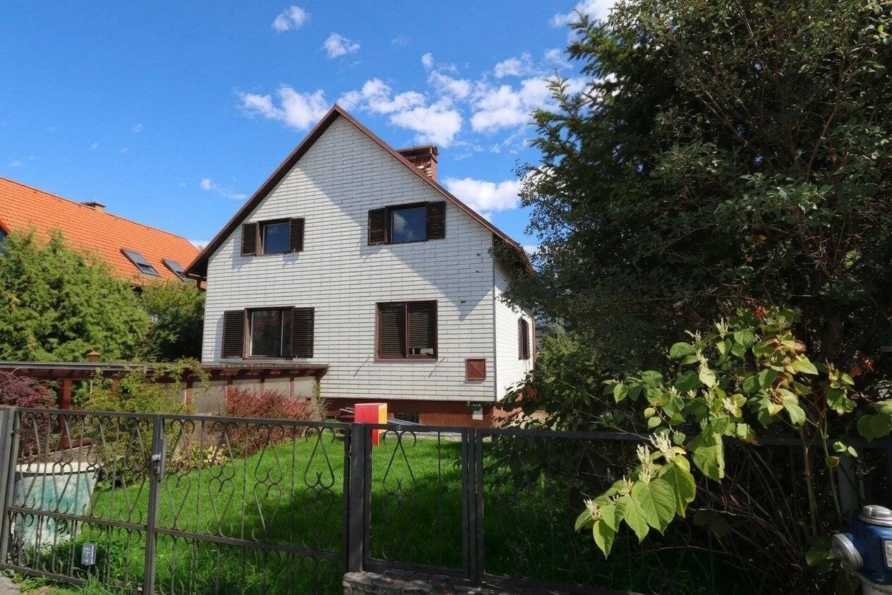 Single-family house with 5 rooms and 833 m² garden in the Au settlement of Kottingbrunn