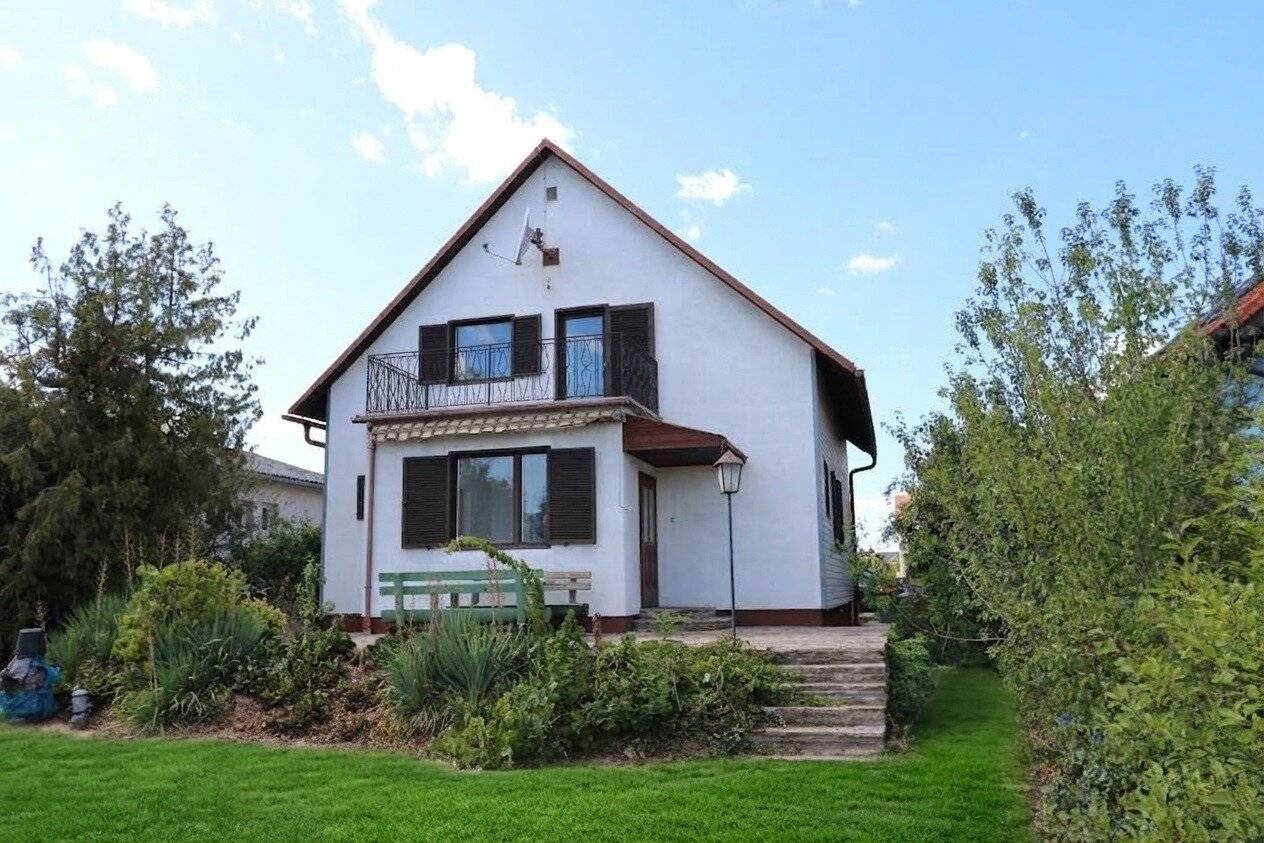 Single-family house with 5 rooms and 833 m² garden in the Au settlement of Kottingbrunn