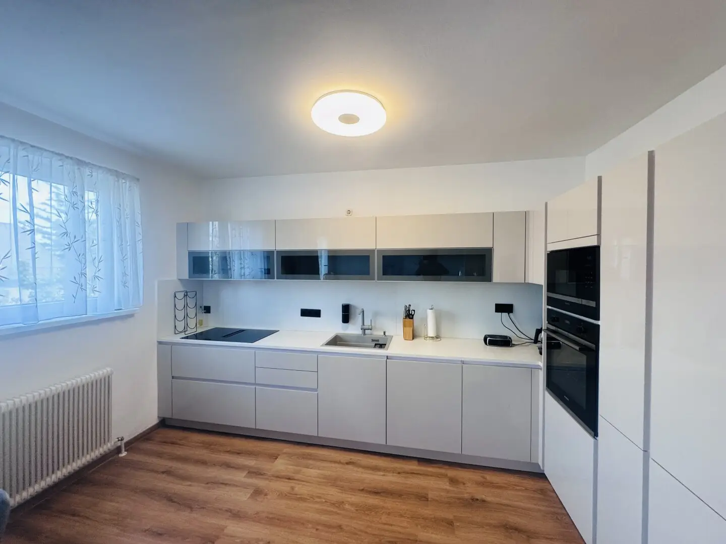 Spacious bright 2-room apartment in a quiet green location near Türkenschanzpark