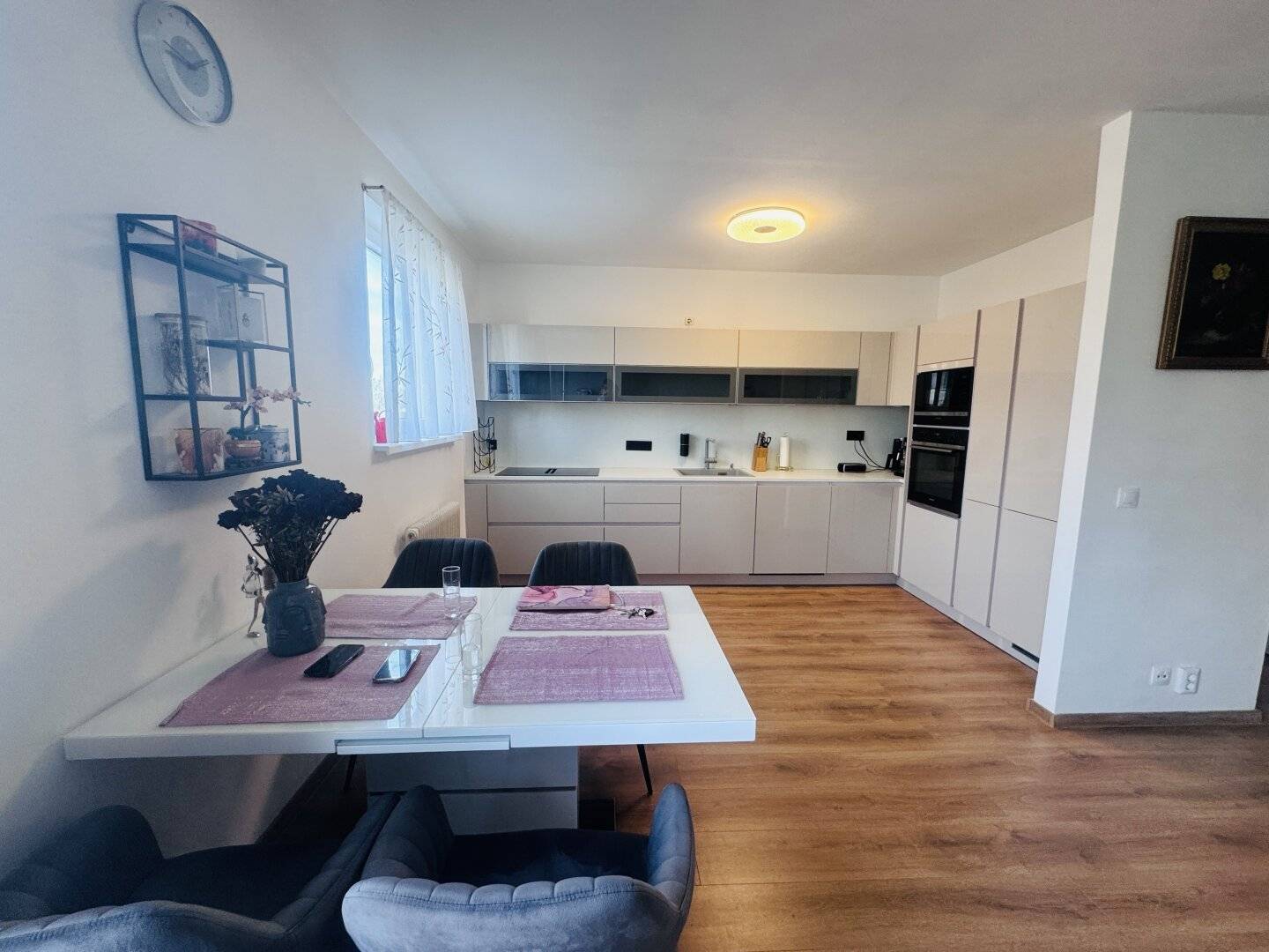 Spacious, bright 2-room apartment in quiet green location near Türkenschanzpark