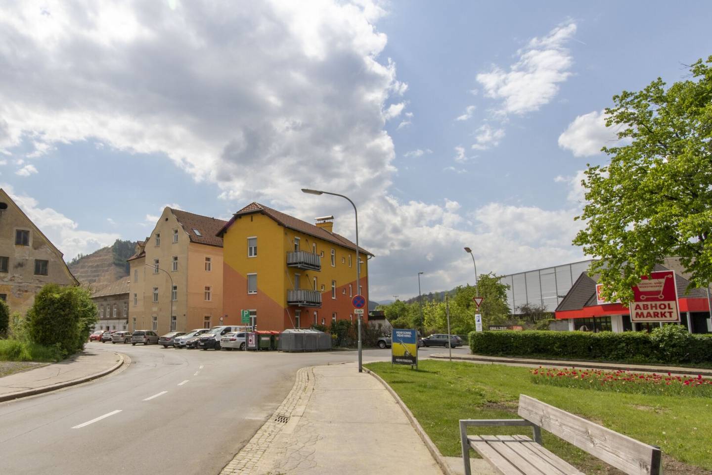 Centrally located balcony apartment