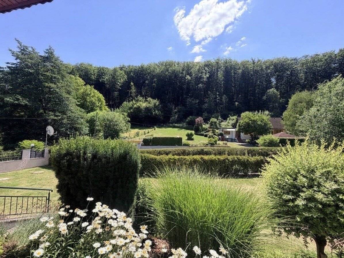 Relaxed Living with Distant View in Weidling and Absolute Quiet Location