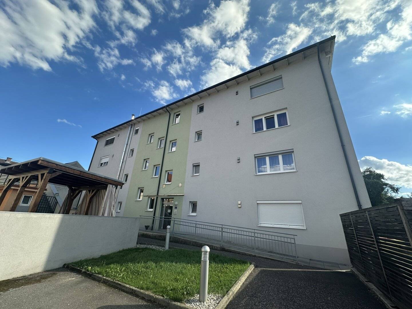 2 Zimmerwohnung mit Balkon und KFZ-Stellplatz zu verkaufen
