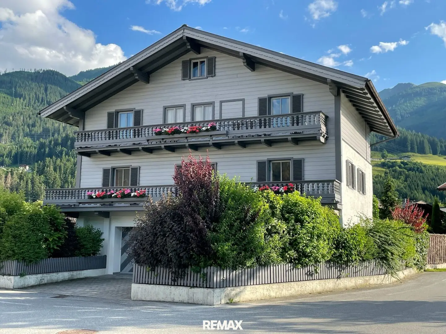 Ein Haus. Drei Wohnwelten. Unzählige Möglichkeiten – großzügiges Zuhause im Herzen von Niedernsill