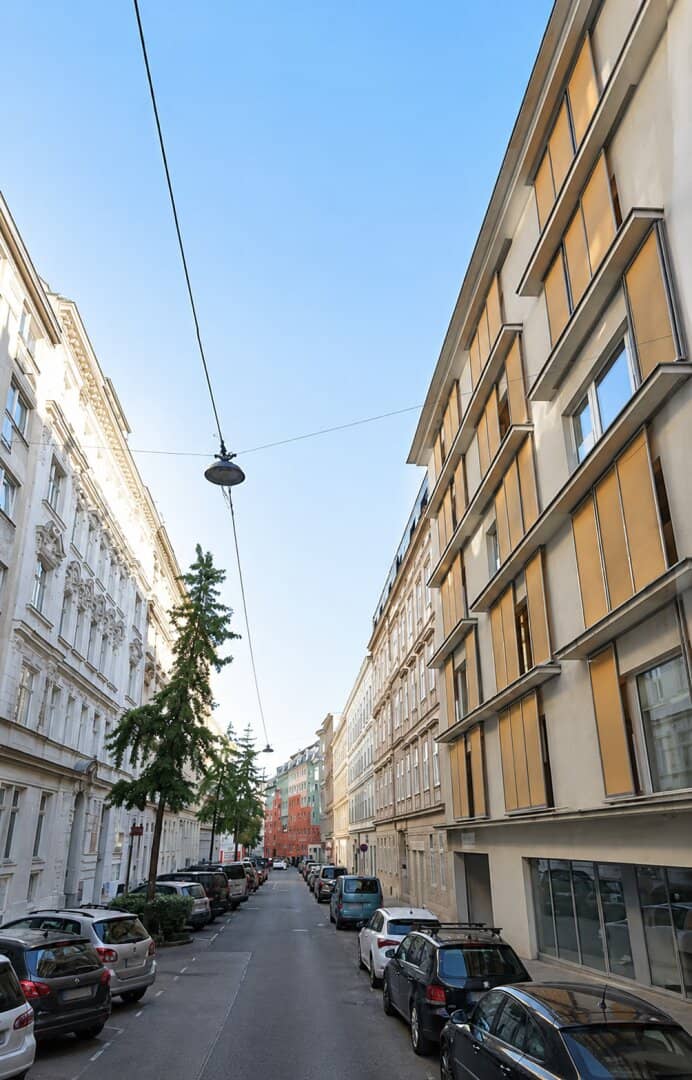 Vacant Gründerzeit tenement building | 1060 Vienna
