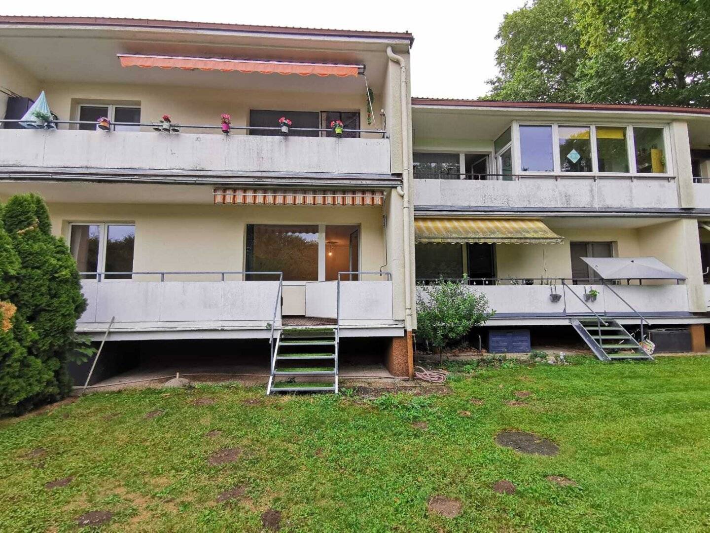 Sunny 3-room apartment with garden use