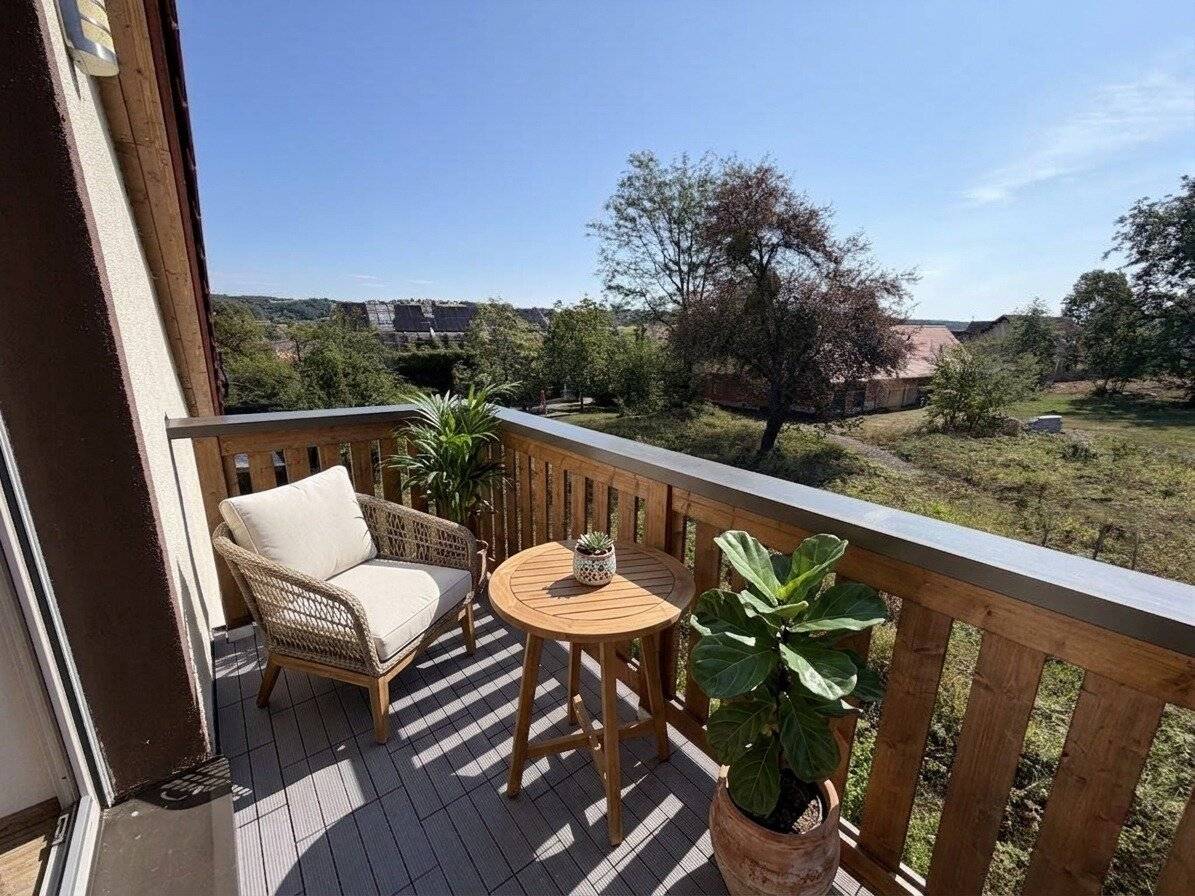 *3-Zimmer DG-Wohnung mit Balkon und Küche in Bad Waltersdorf - Nähe Ortszentrum*